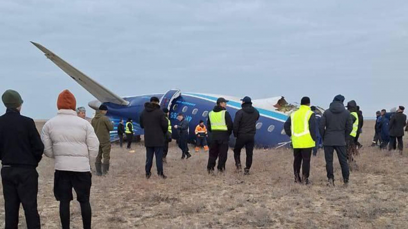72 человека были на борту самолета, рухнувшего в Актау - СМИ