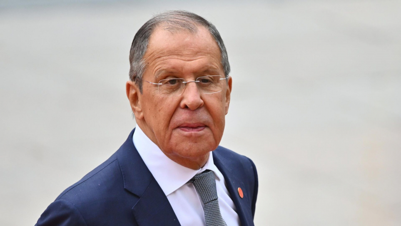 Лавров назвал Британию поводырем Зеленского