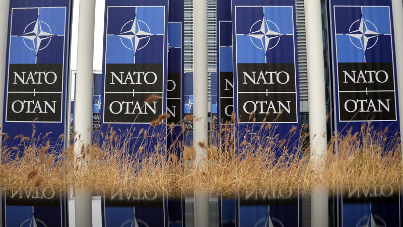 Прием Украины в НАТО станет угрозой для России, заявил Пушков