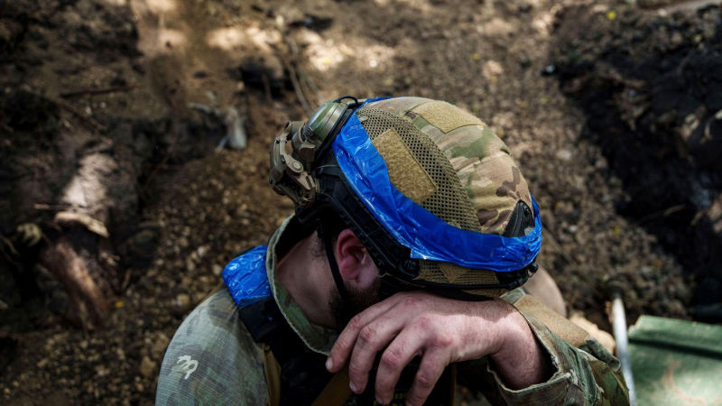 Снижение призывного возраста не спасет Украину, считает аналитик